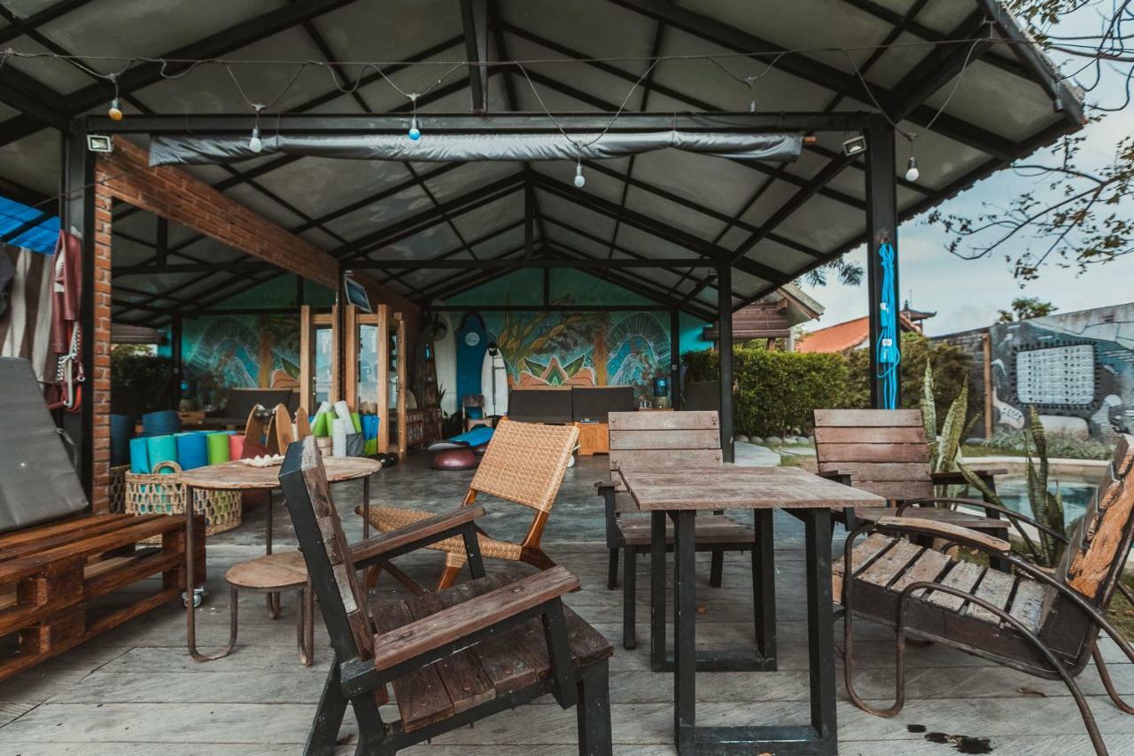 קנגו Big Brother Surf Inn מראה חיצוני תמונה