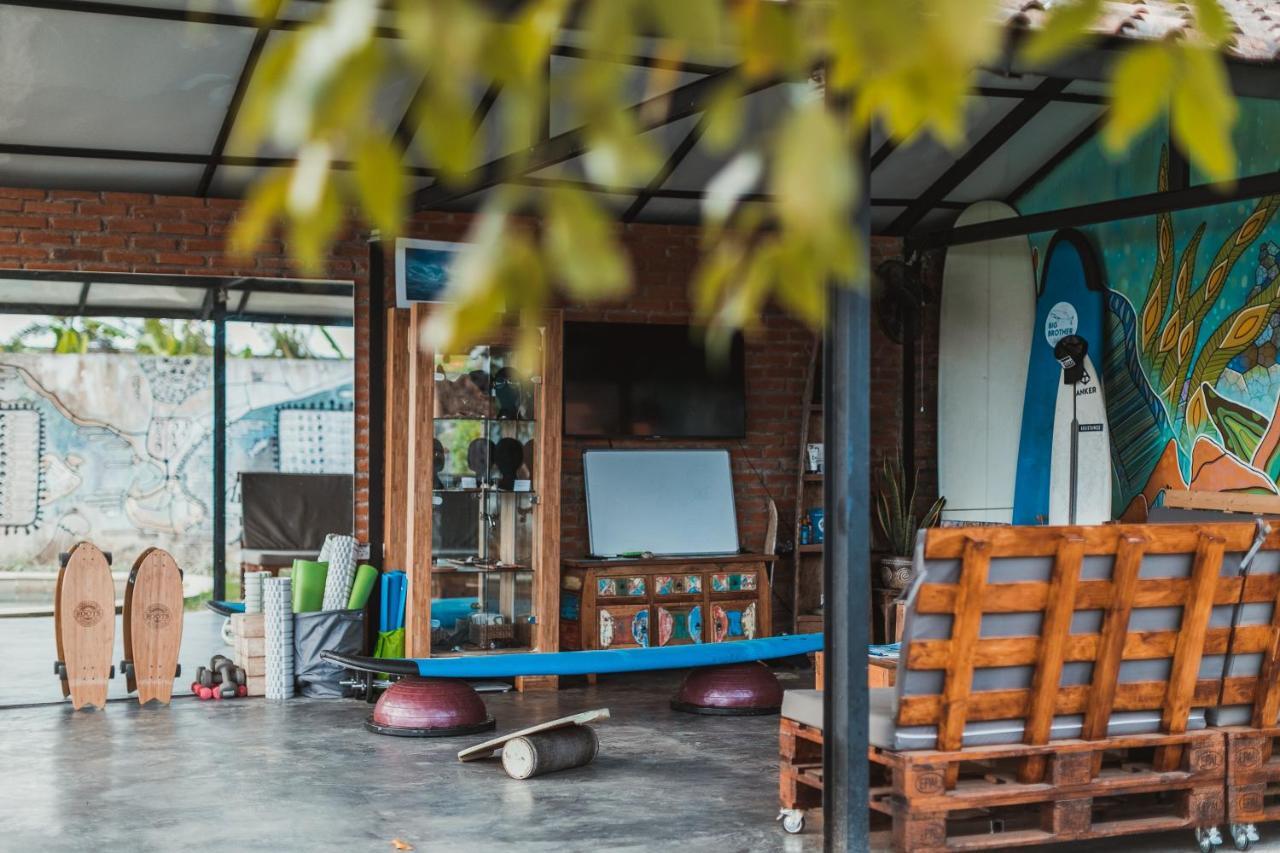 קנגו Big Brother Surf Inn מראה חיצוני תמונה